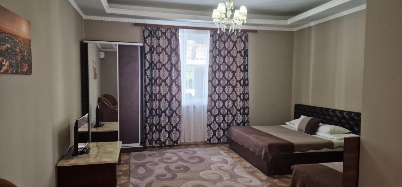 Chernivtsi Apartments Exteriér fotografie