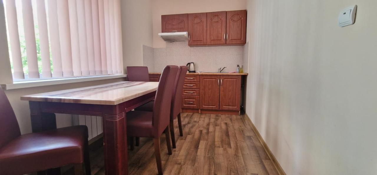 Chernivtsi Apartments Exteriér fotografie